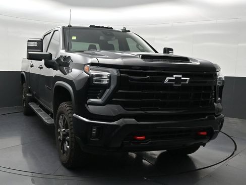 Used 2025 Chevrolet Silverado 2500 LT w/ Trail Boss Package AWD/4WD image 8