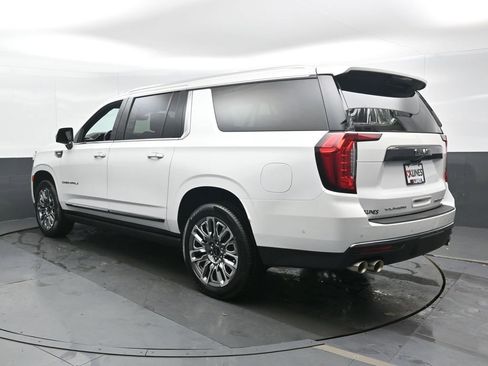 Used 2023 GMC Yukon XL Denali Ultimate AWD/4WD image 11
