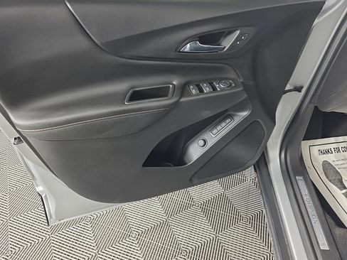 Used 2021 Chevrolet Equinox Premier image 12