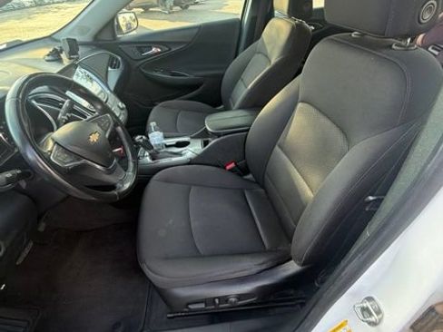 Used 2018 Chevrolet Malibu LT FWD image 8