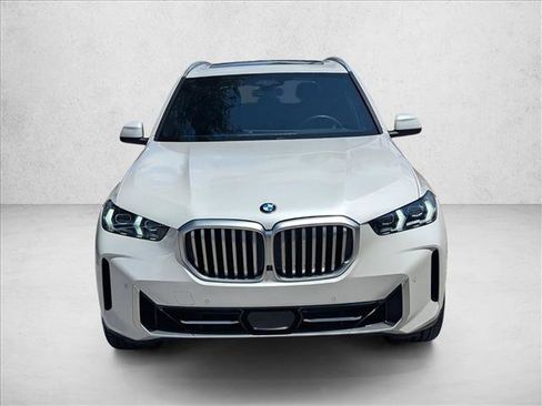Used 2024 BMW X5 xDrive40i w/ Premium Package AWD/4WD image 2