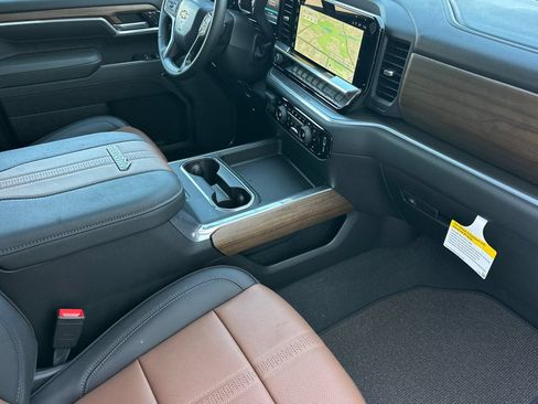 New 2026 Chevrolet Silverado 2500 High Country w/ High Country Premium Package AWD/4WD image 15