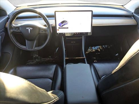 Used 2018 Tesla Model 3 Long Range image 17