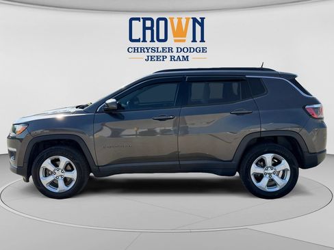 Used 2018 Jeep Compass Latitude w/ Cold Weather Group AWD/4WD image 6