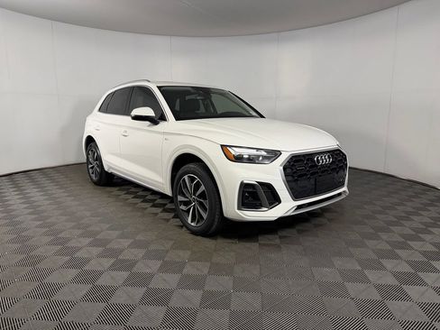 Used 2023 Audi Q5 2.0T Premium Plus w/ Premium Plus Package AWD/4WD image 5