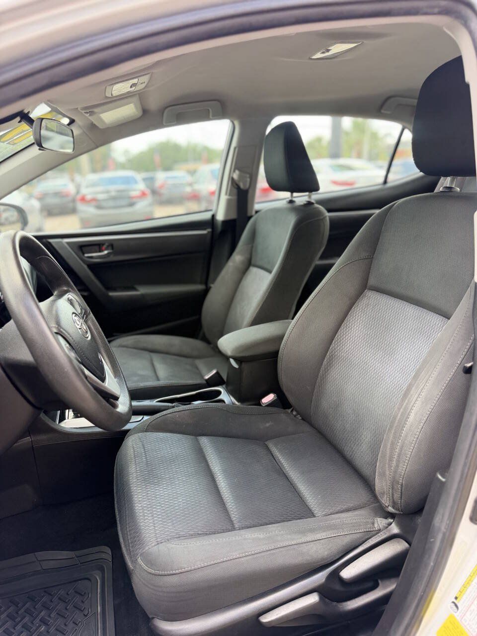 Used 2019 Toyota Corolla LE FWD image 15