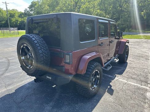 Used 2008 Jeep Wrangler Unlimited Sahara w/ Dual Top Group AWD/4WD image 3