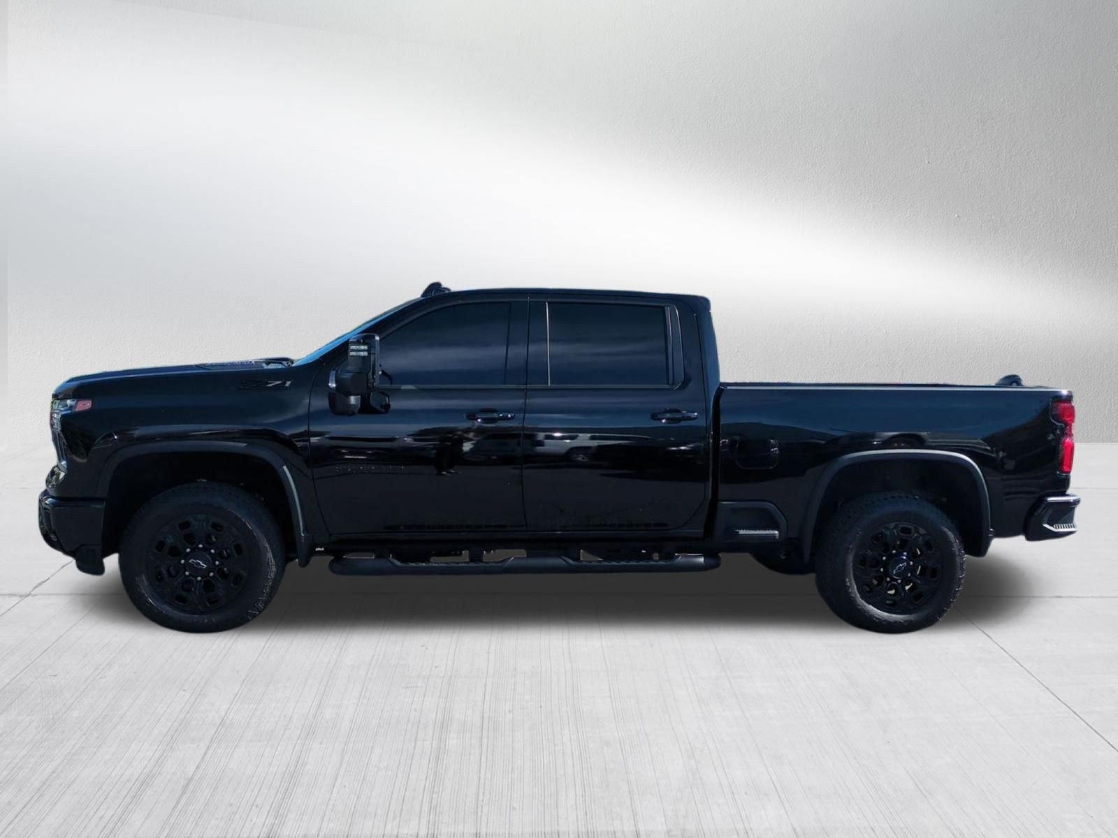 Used 2024 Chevrolet Silverado 3500 LTZ w/ LTZ Plus Package AWD/4WD image 3