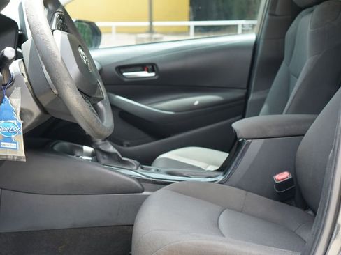 Used 2021 Toyota Corolla LE image 14