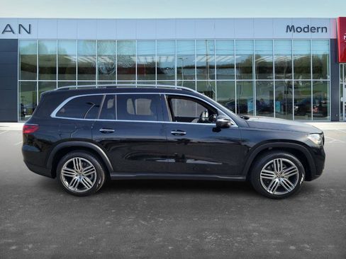 Used 2025 Mercedes-Benz GLS 450 4MATIC image 4