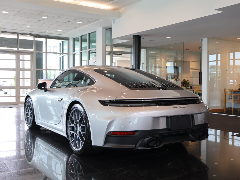 Used 2026 Porsche 911 Carrera T RWD image 5