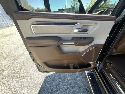 Used 2019 RAM 1500 Laramie image 24