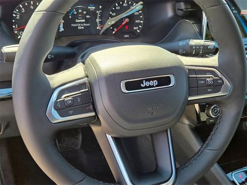 New 2026 Jeep Compass Latitude image 11