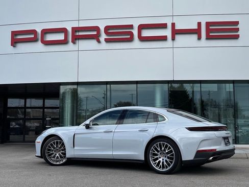 Certified 2025 Porsche Panamera 4 AWD/4WD image 3