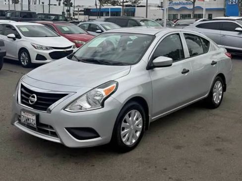 Used 2016 Nissan Versa S Plus FWD image 2