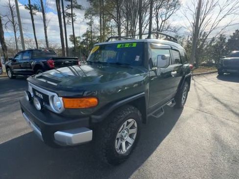 Used 2014 Toyota FJ Cruiser 4WD w/ Upgrade Package image 5