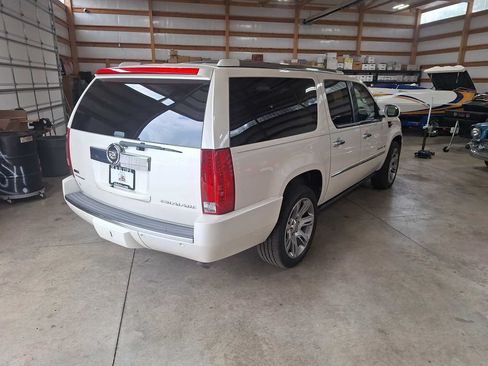 Used 2011 Cadillac Escalade ESV Platinum AWD/4WD image 8