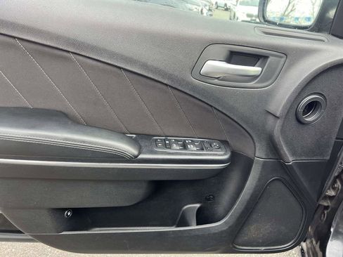 Used 2016 Dodge Charger SXT w/ Navigation & Travel Group image 20