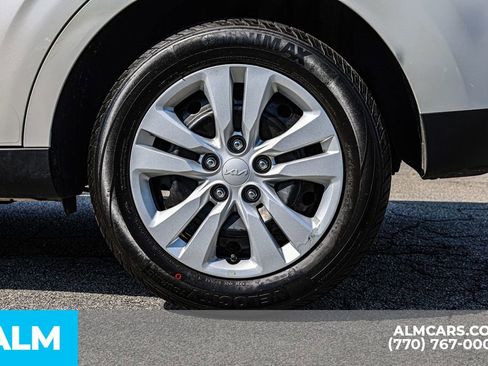 Used 2025 Kia Soul LX FWD image 16