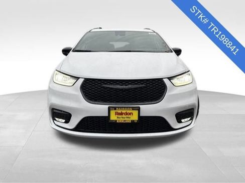 New 2026 Chrysler Pacifica Select w/ S Appearance Package FWD image 2