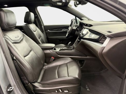 Used 2023 Cadillac XT6 Premium Luxury image 13