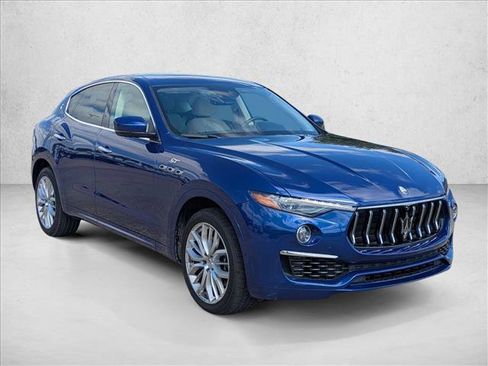 Used 2022 Maserati Levante GT AWD/4WD image 3