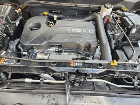 Used 2021 Chevrolet Equinox LS w/ LS Convenience Package image 30