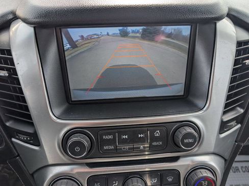 Used 2015 Chevrolet Suburban LT image 21