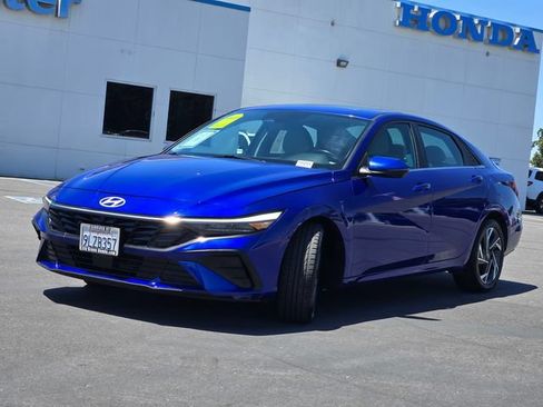 Used 2024 Hyundai Elantra Limited FWD image 8