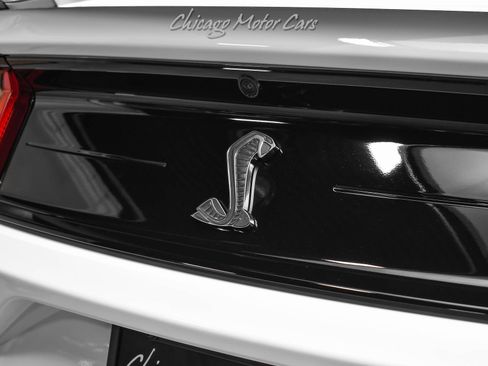 Used 2022 Ford Mustang Shelby GT500 w/ Carbon Fiber Track Pack RWD image 41