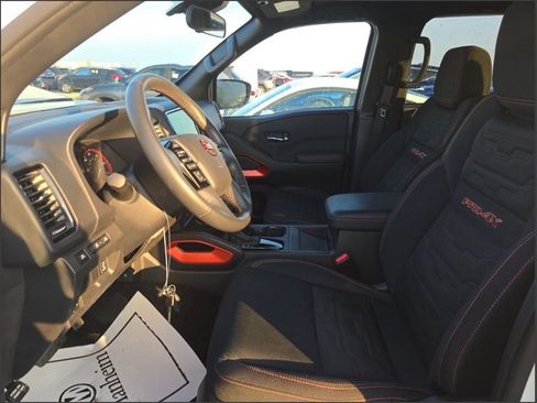 Used 2024 Nissan Frontier PRO-4X w/ Pro Convenience Package image 10