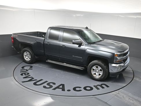 Used 2017 Chevrolet Silverado 1500 LT w/ All Star Edition image 32