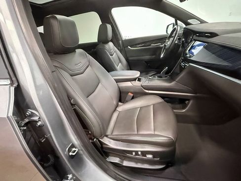 Used 2024 Cadillac XT6 Premium Luxury image 13