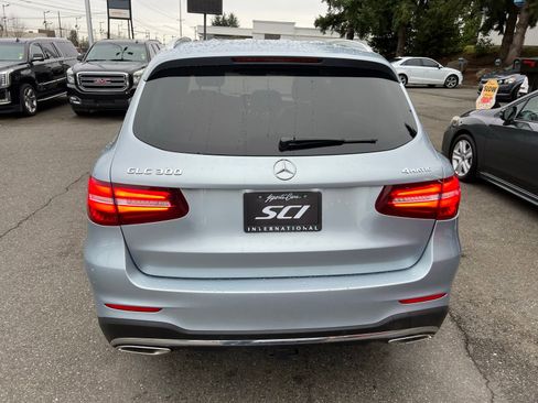 Used 2018 Mercedes-Benz GLC 300 4MATIC image 4