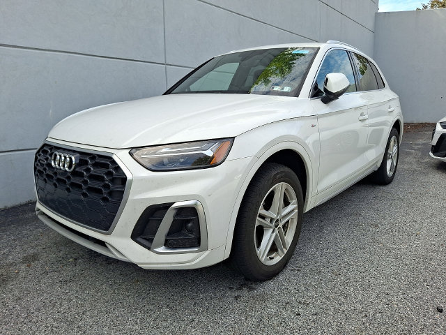 Used 2024 Audi Q5 e Premium Plus w/ Premium Plus Package AWD/4WD image 3