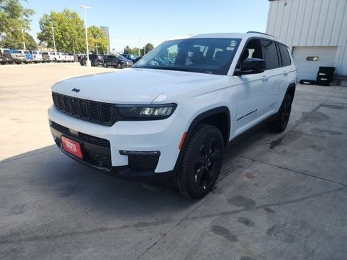 New 2025 Jeep Grand Cherokee L Limited w/ Luxury Tech Group II image 3