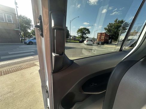 Used 2020 Ford Transit Connect XLT image 22