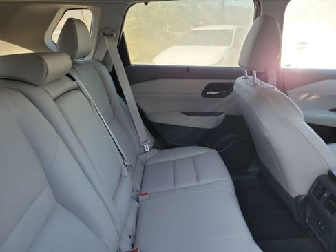 Used 2023 Nissan Rogue SV w/ SV Premium Package image 34