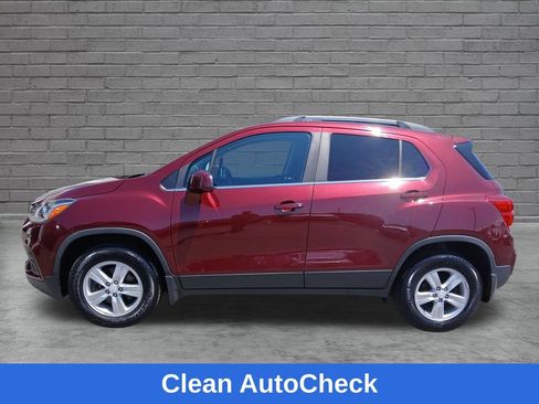 Used 2017 Chevrolet Trax LT w/ LPO, Protection Package AWD/4WD image 2