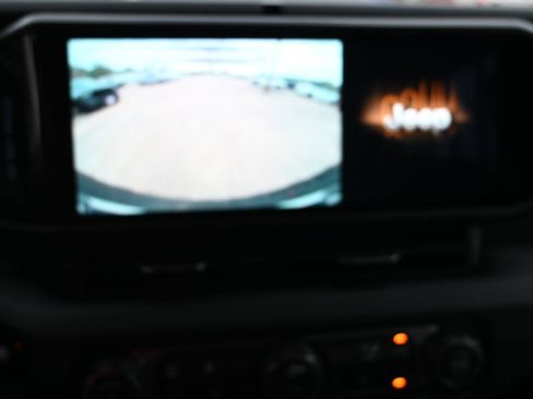 New 2025 Jeep Wrangler Unlimited Rubicon w/ Convenience Group AWD/4WD image 12