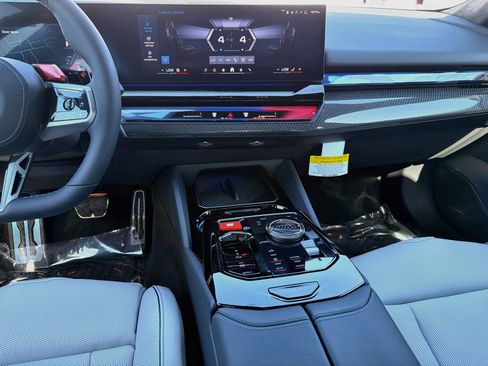 New 2027 BMW M5 Touring AWD/4WD image 19