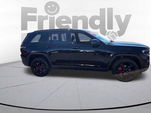 Used 2024 Jeep Grand Cherokee Limited w/ Luxury Tech Group II AWD/4WD image 4
