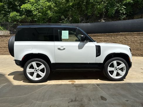 Certified 2024 Land Rover Defender 90 X-Dynamic SE image 7