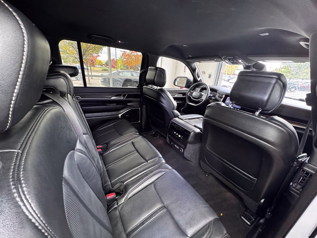 Used 2024 Jeep Wagoneer L Series II w/ Flexible Seating Group AWD/4WD image 44