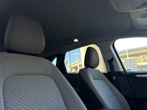 Certified 2022 Ford Escape SE w/ SE Sport Appearance Package image 16