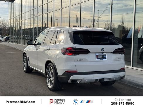 New 2026 BMW X5 xDrive50e image 4
