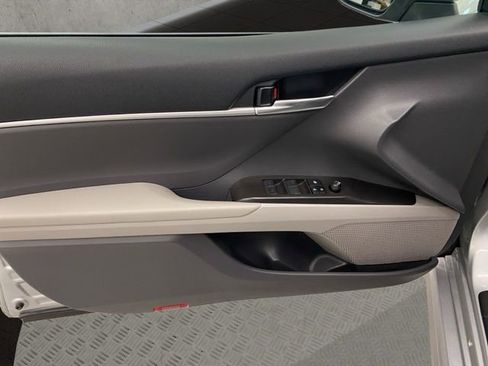 Used 2023 Toyota Camry SE image 20