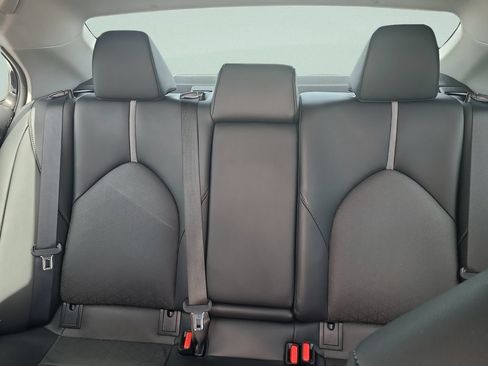 Used 2023 Toyota Camry XSE FWD image 10