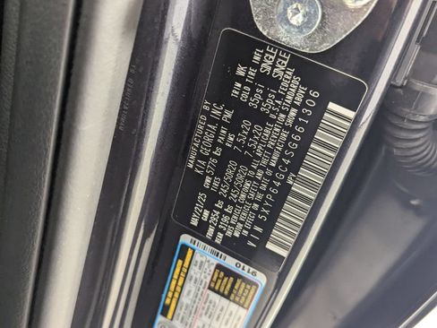 Used 2025 Kia Telluride S FWD image 29