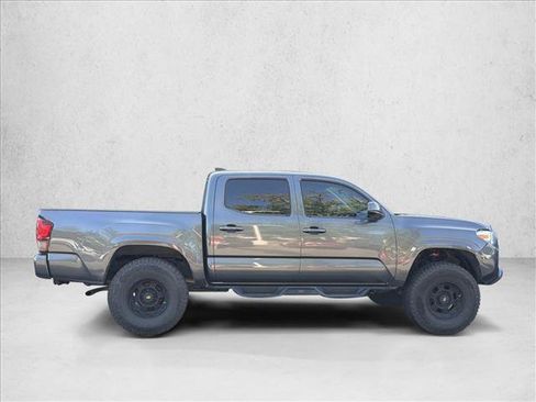 Used 2020 Toyota Tacoma SR AWD/4WD image 4